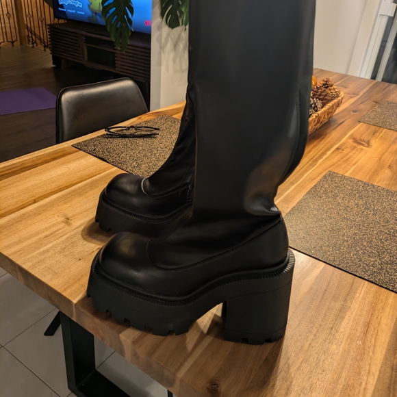 L'Intervalle Black Stretch Platform Boots - Picture 2 of 7